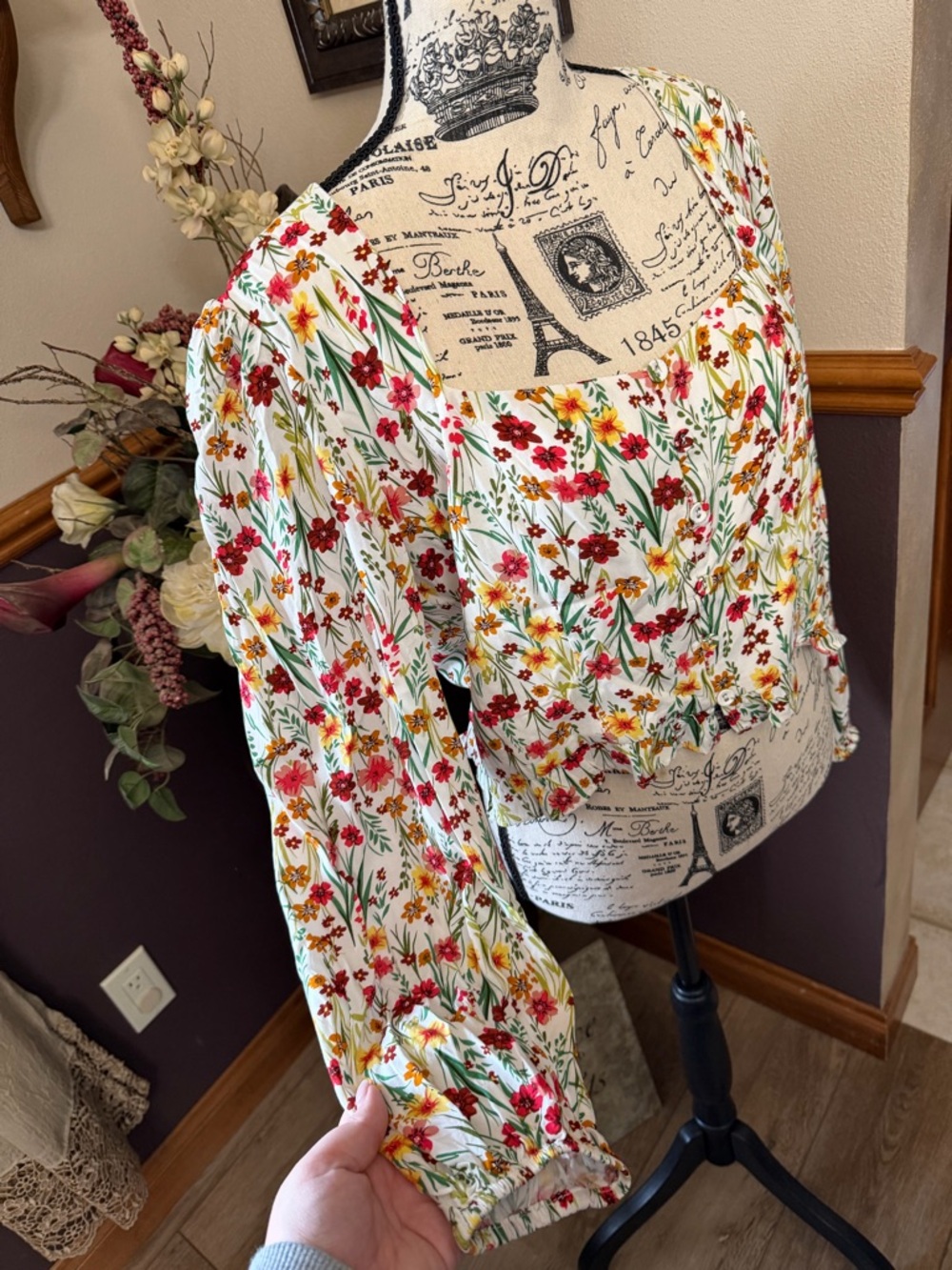 Lost + Wander Floral Square Neck Crop Top - Picture 6 of 11